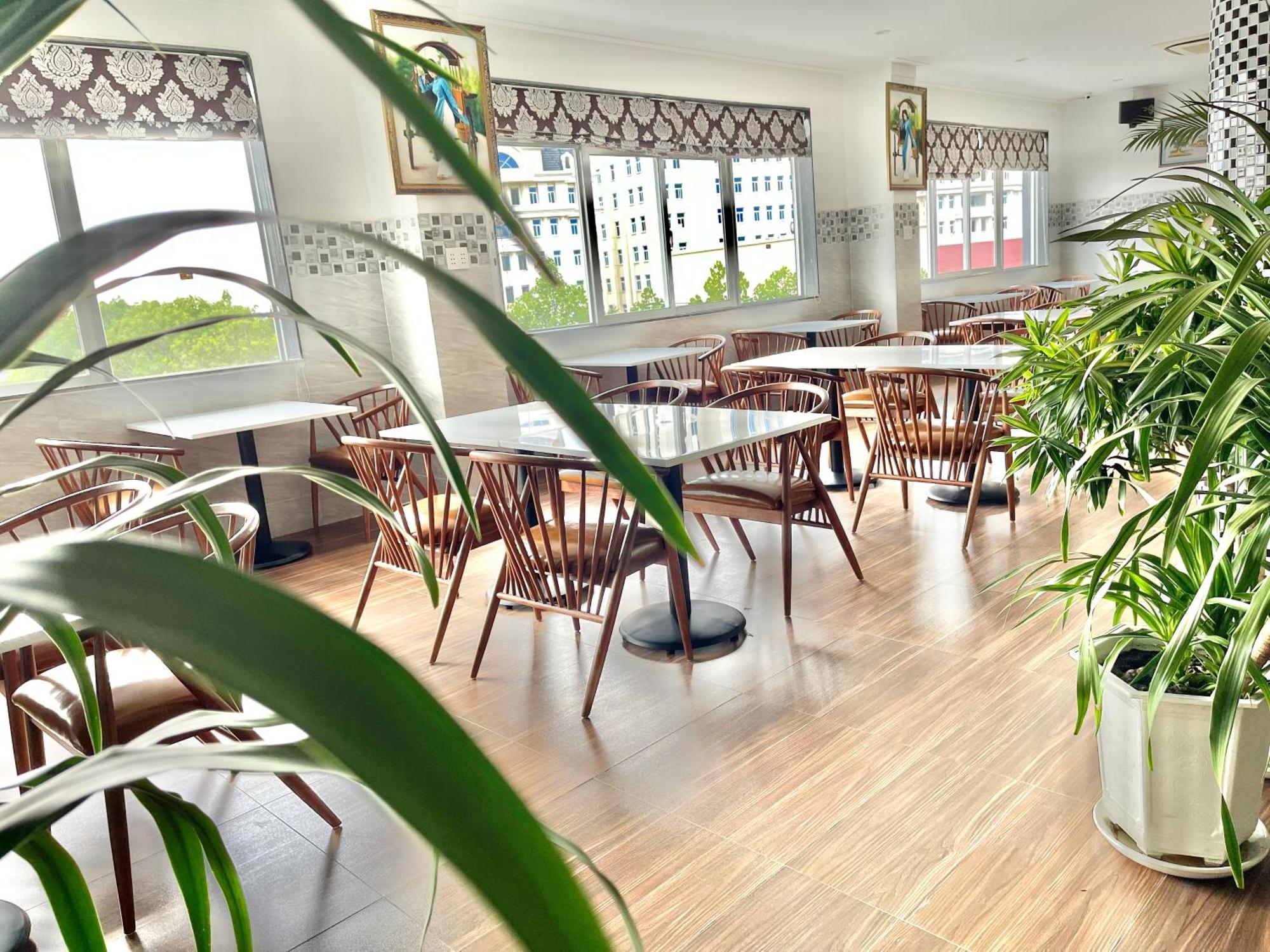 Long Bao Chau Hotel Thu Dau Mot Екстер'єр фото