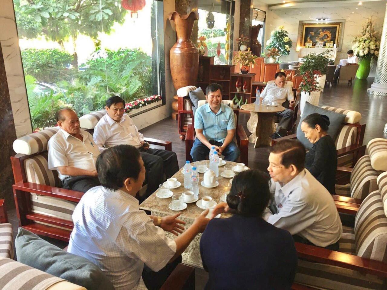 Long Bao Chau Hotel Thu Dau Mot Екстер'єр фото