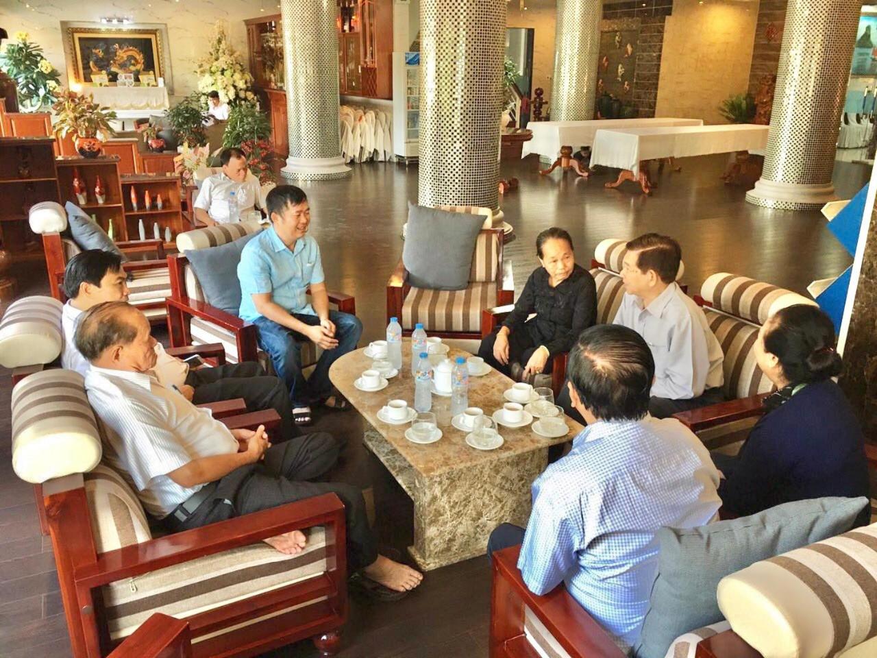Long Bao Chau Hotel Thu Dau Mot Екстер'єр фото