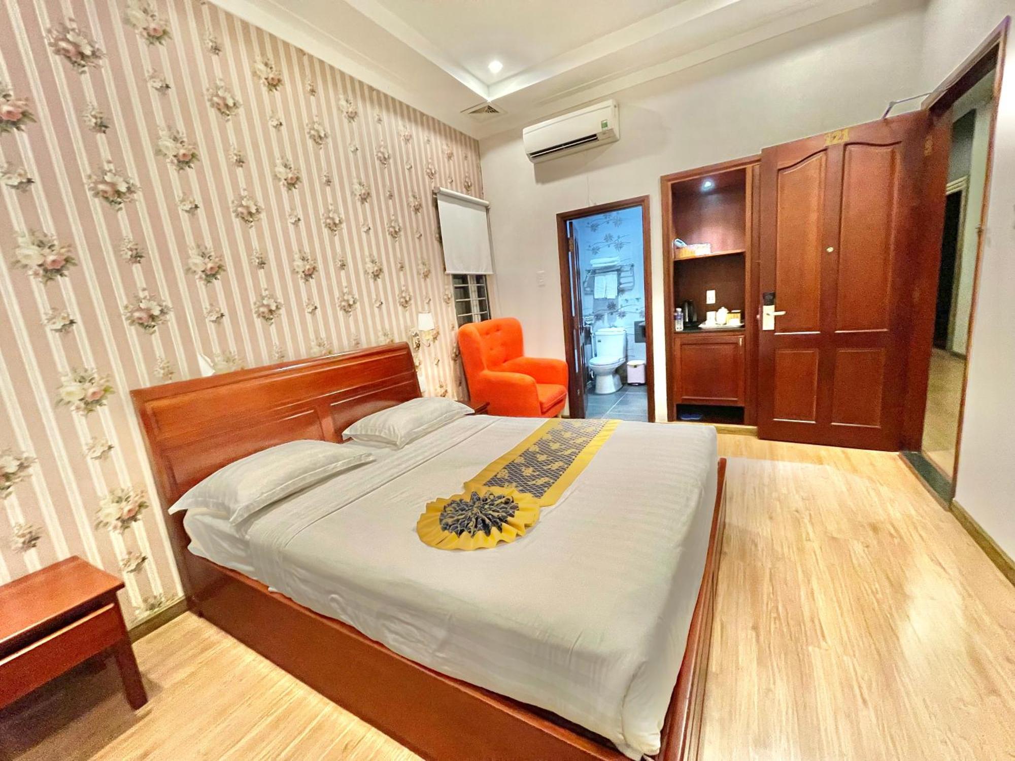 Long Bao Chau Hotel Thu Dau Mot Екстер'єр фото