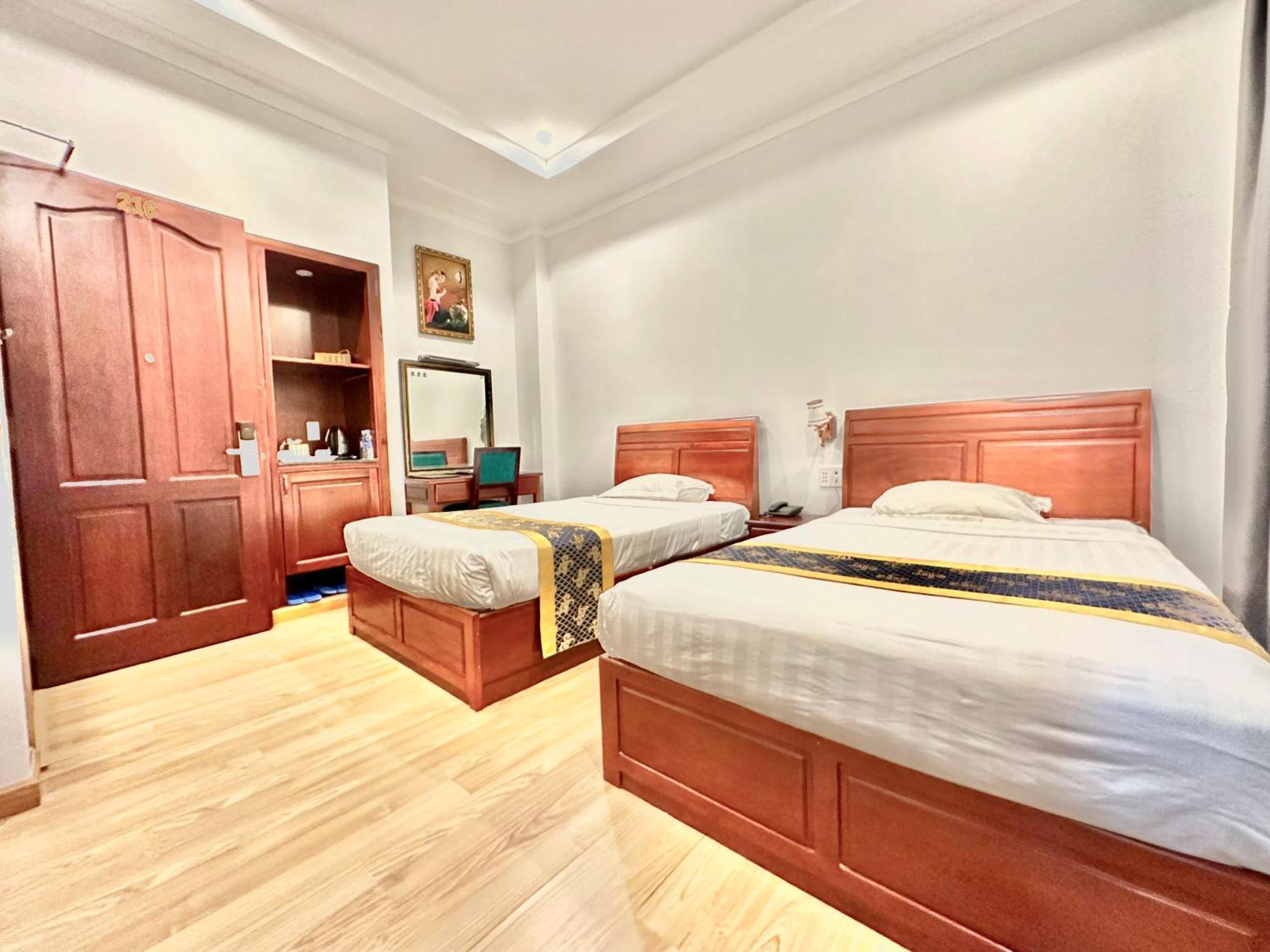 Long Bao Chau Hotel Thu Dau Mot Екстер'єр фото