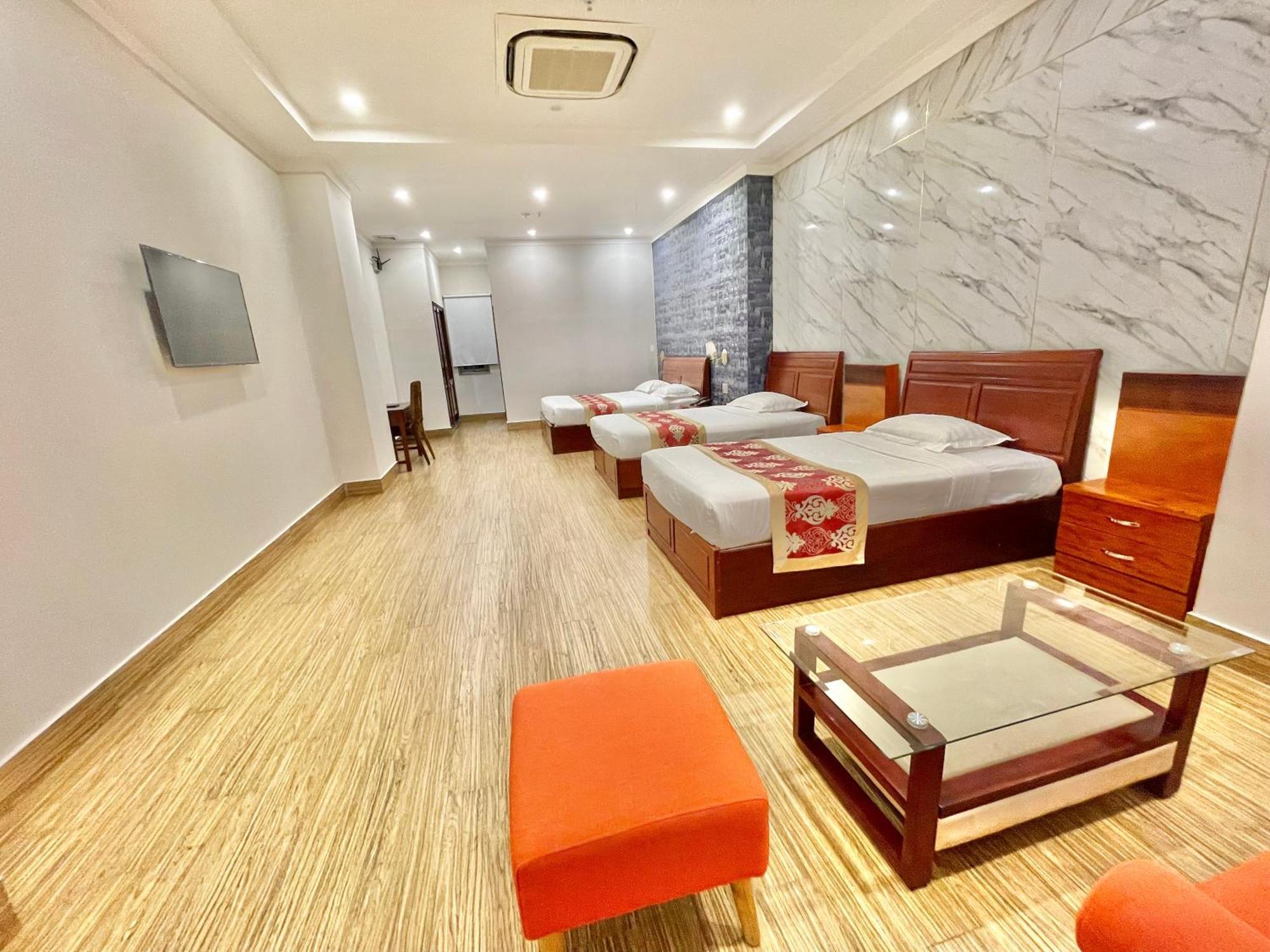 Long Bao Chau Hotel Thu Dau Mot Екстер'єр фото