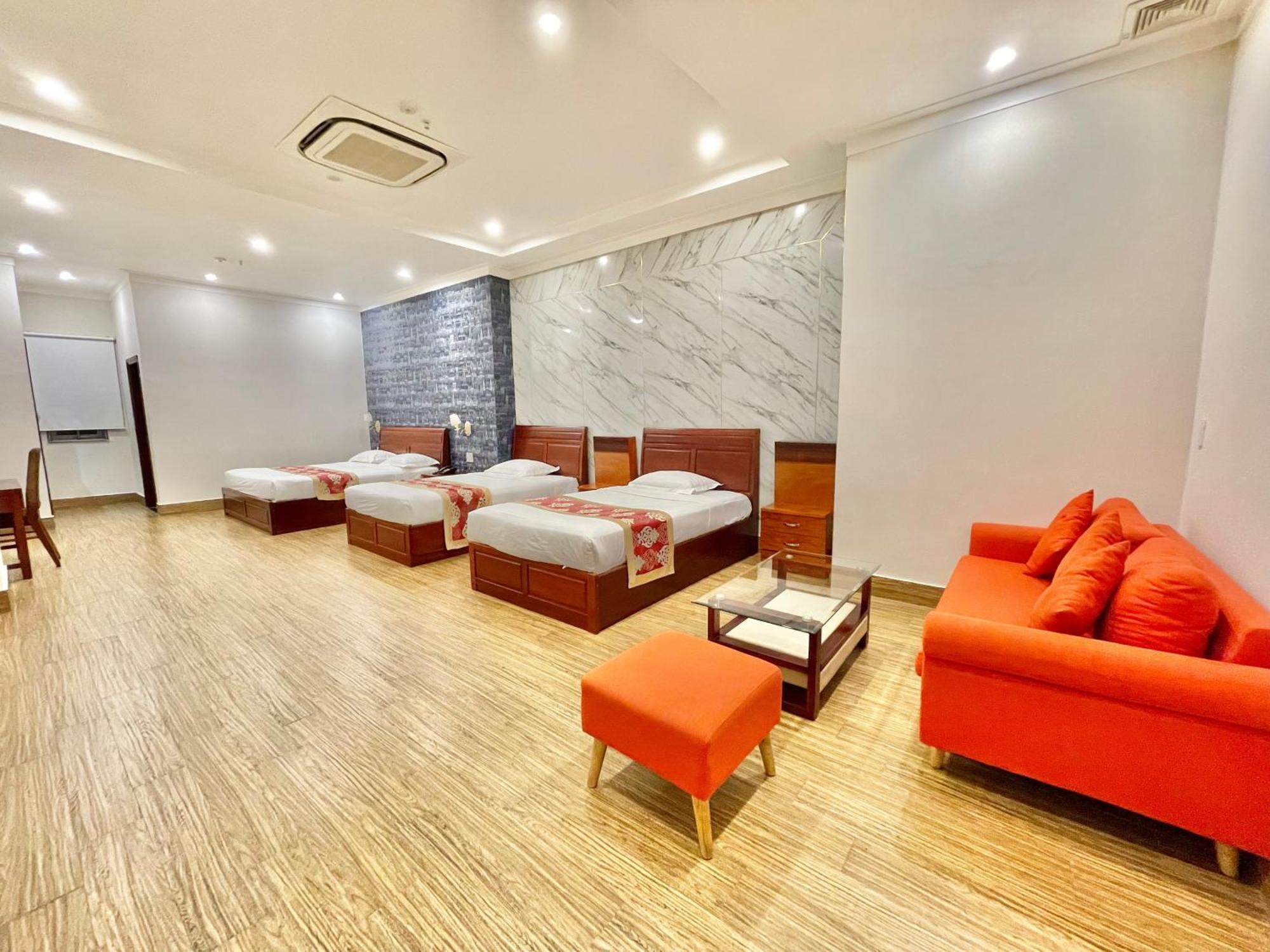 Long Bao Chau Hotel Thu Dau Mot Екстер'єр фото