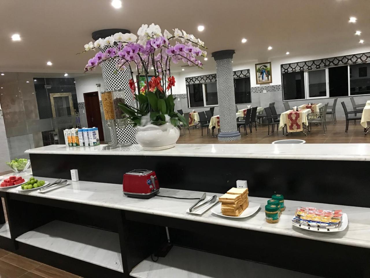 Long Bao Chau Hotel Thu Dau Mot Екстер'єр фото