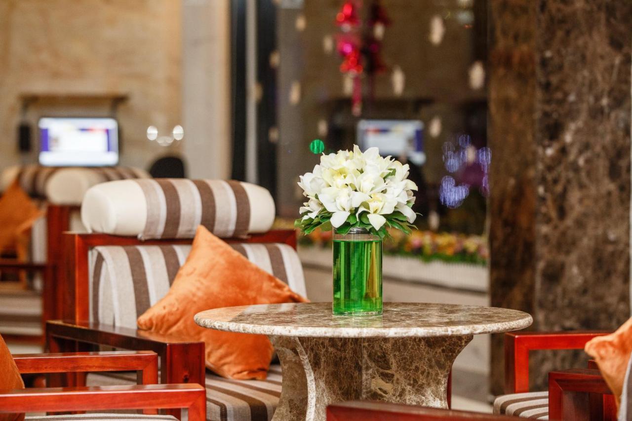 Long Bao Chau Hotel Thu Dau Mot Екстер'єр фото