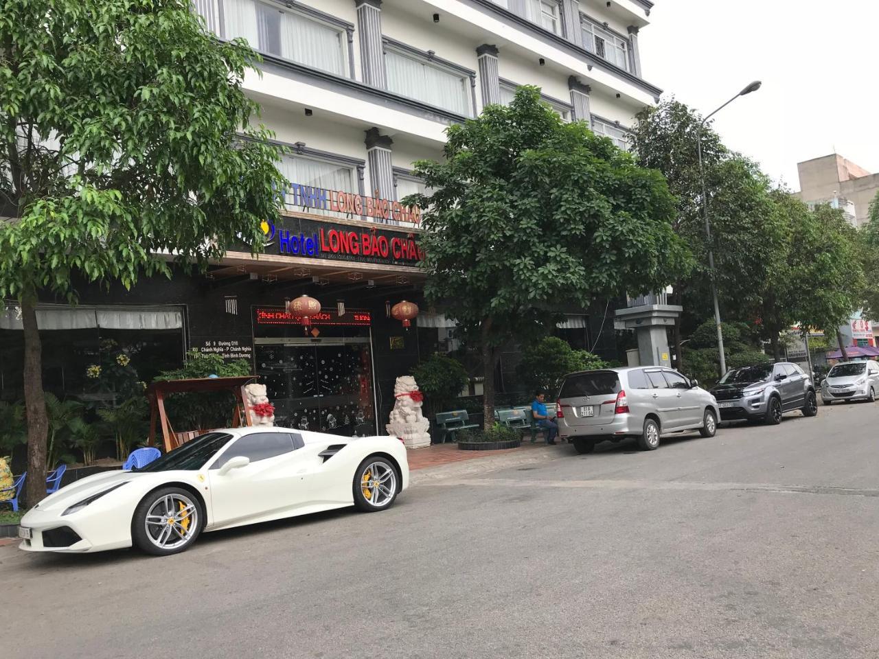 Long Bao Chau Hotel Thu Dau Mot Екстер'єр фото