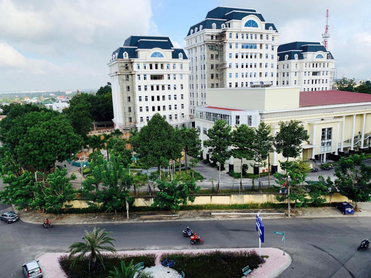 Long Bao Chau Hotel Thu Dau Mot Екстер'єр фото